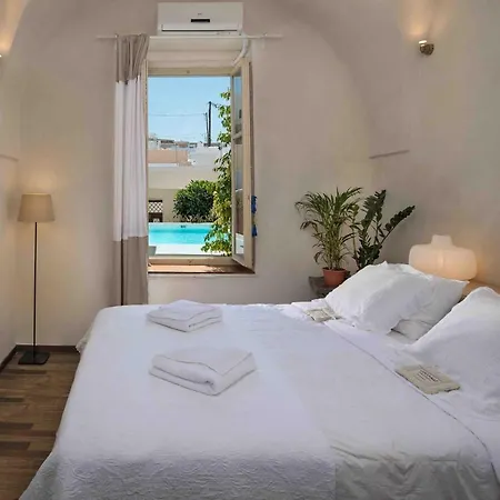 Sandandstone Santorini