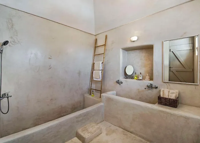 Sandandstone Santorini