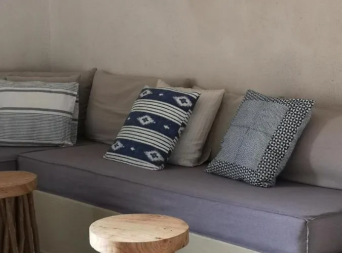 Sandandstone Santorini Μεγαλοχώρι