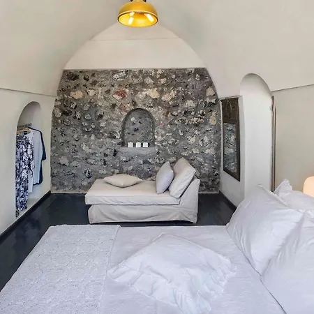 Villa Sandandstone Santorini