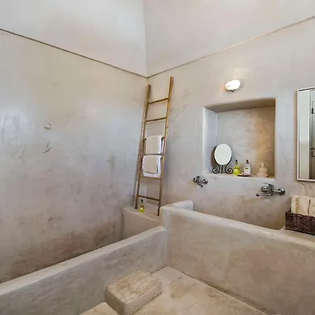 Sandandstone Santorini