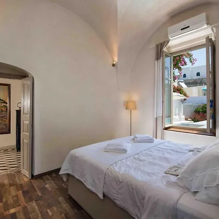 Вилла Sandandstone Santorini Мегалохори